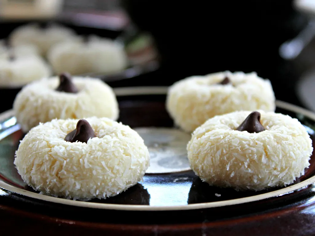 Coconut Macaroon bites...