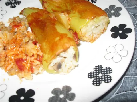 Punjena paprika sa sampinjonima i pirincem