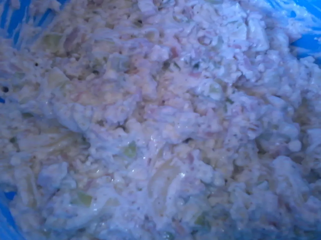 salata so makaroni