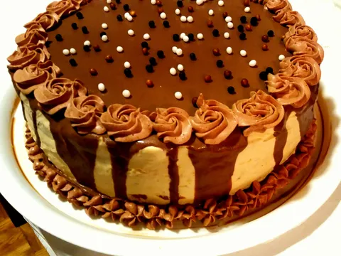 Torta s lješnjacima i karamelom by Mily