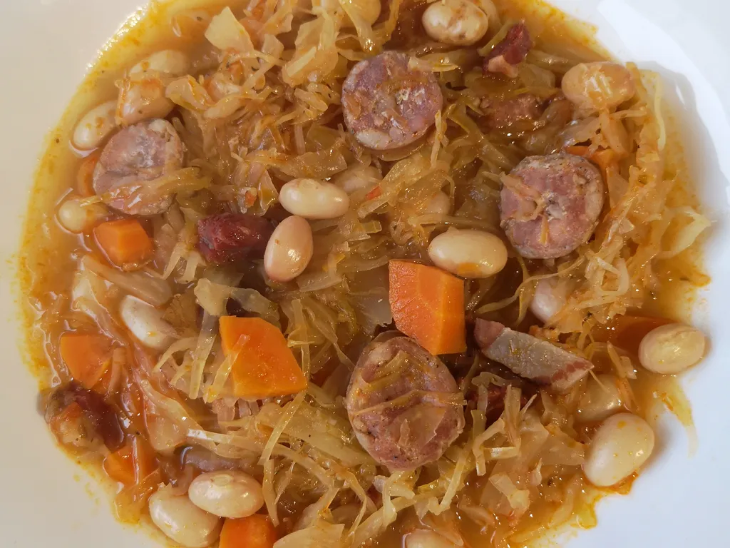 Grah sa kiselim zeljem (kupusom)