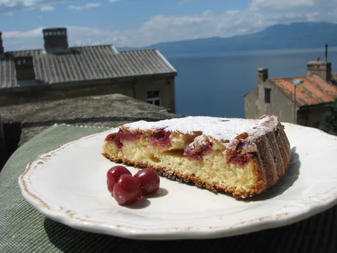 Kolač od višanja&#8230; sa pogledom