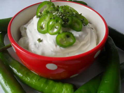 Frischer Schmand-Dip