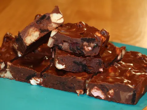 Čokoladna bomba - Rocky Road - bez pečenja!