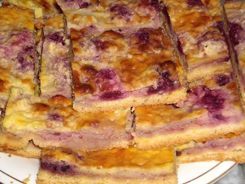 Kolač sa kupinama