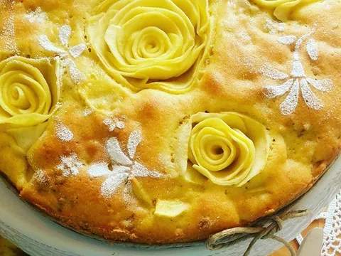 RASCVJETANA PITA OD JABUKA I ORAHA