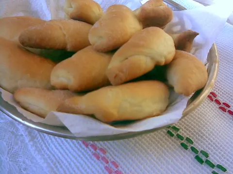 Kifle s domaćim vrhnjem