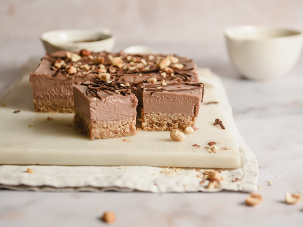 Ledena torta od čokolade i lješnjaka (bez pečenja)