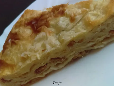 Pita ("Burek") s mesom i krumpirom