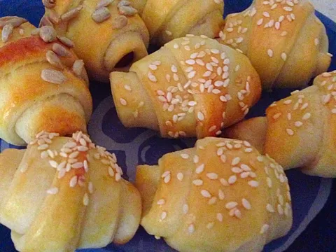 Najmekše kiflice sa hrenovkama