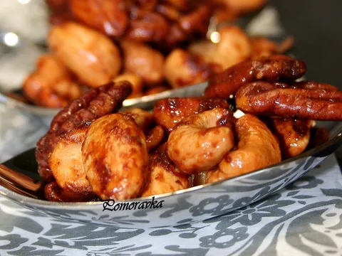 Honey roasted curried nuts