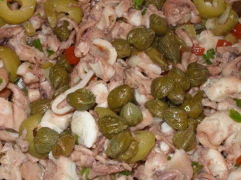 Salata od muzgavaca (ili bilo kojeg drugog glavonošca)