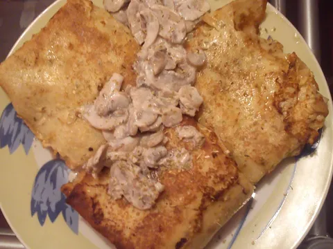 Pohane palacinke s piletinom i gljivama