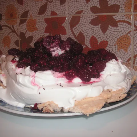 Pavlova Torta