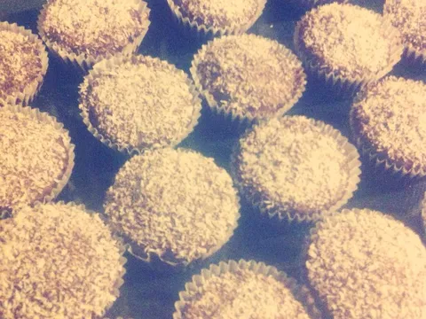 čokoladni muffini sa srcem od kokosa