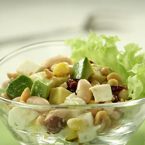 Zanimljiva salata s kikirikijem