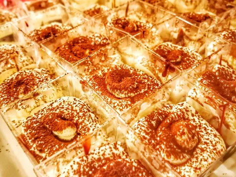 Cokoladni tiramisu u casi