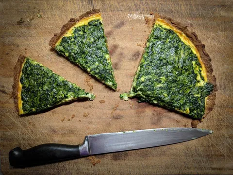 Tart od spinata i vise vrsta sira