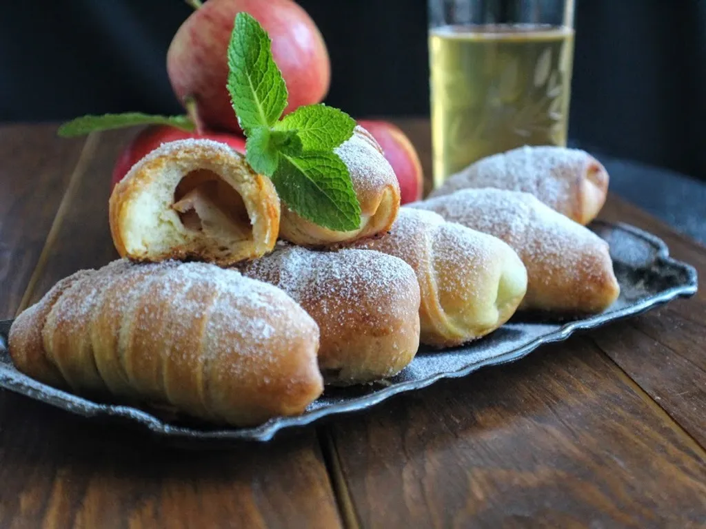 Apple pie bites