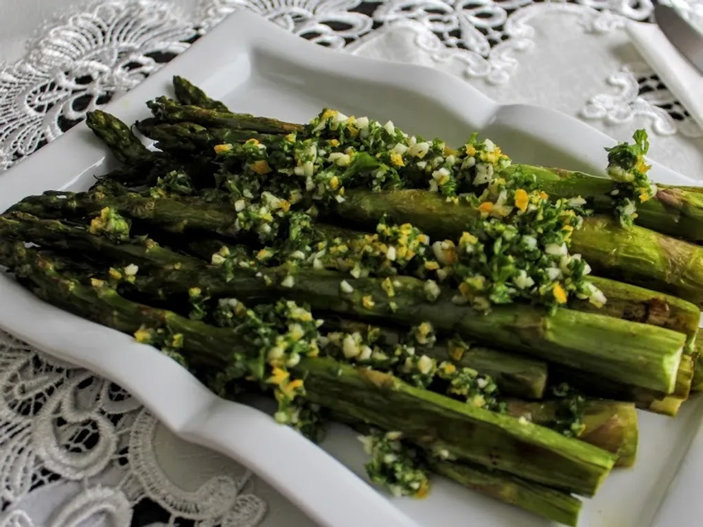 Asparagus with lemon gremolata
