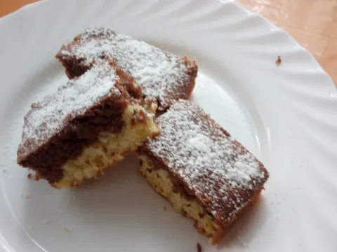 Preprost čokoladno pomarančni kolač