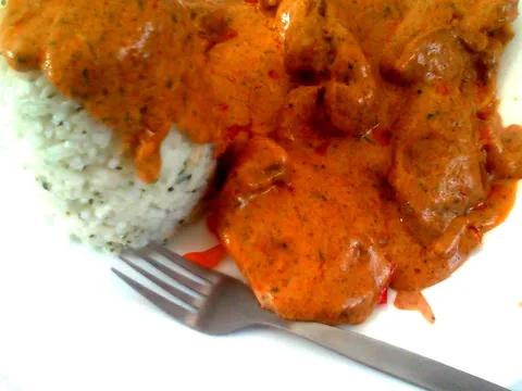 Čili (chili) piletina s rižom