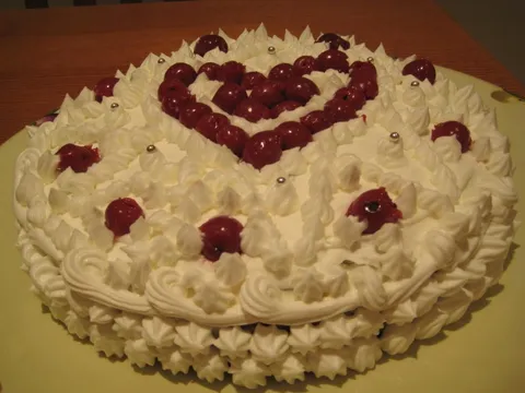 &#8220;Torta Amor&#8221; by LinaBudo