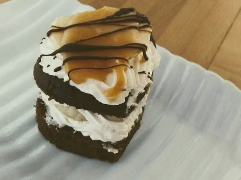 Mini tortice sa karamelom i bananama