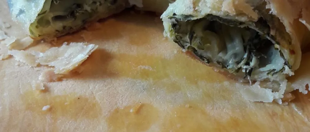 Burek sa sirom i spinatom