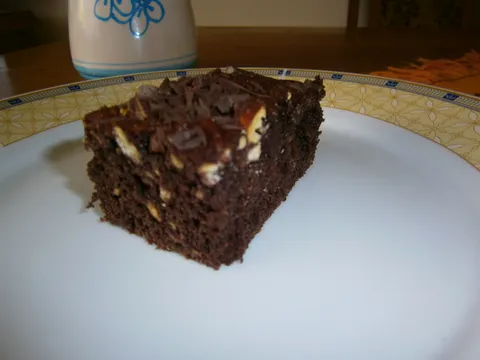 Crni kolač s keksima