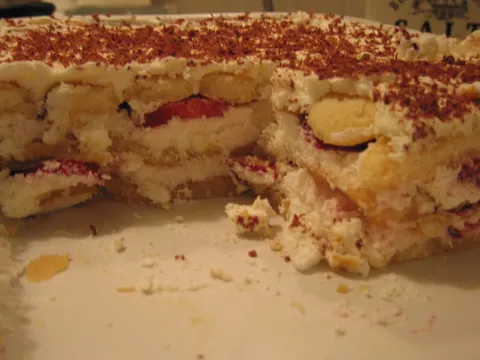 Nešto kao &#8220;Tiramisu&#8221; sa jagodama