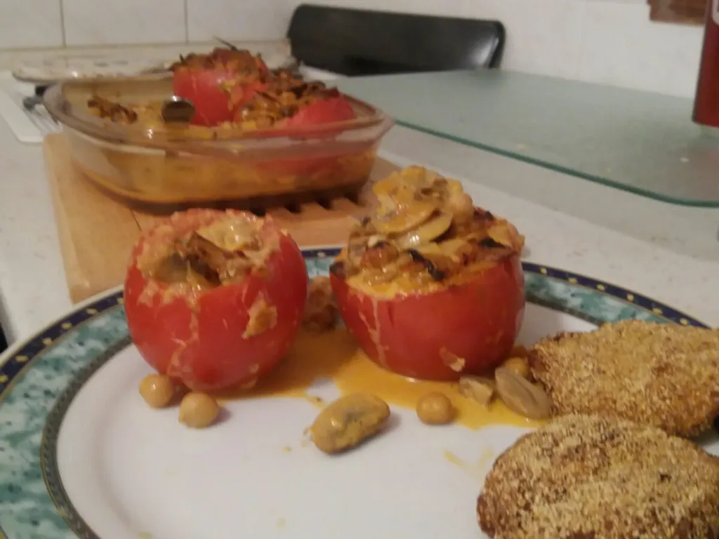 Rajčice punjene slanutkom i šampinjonima