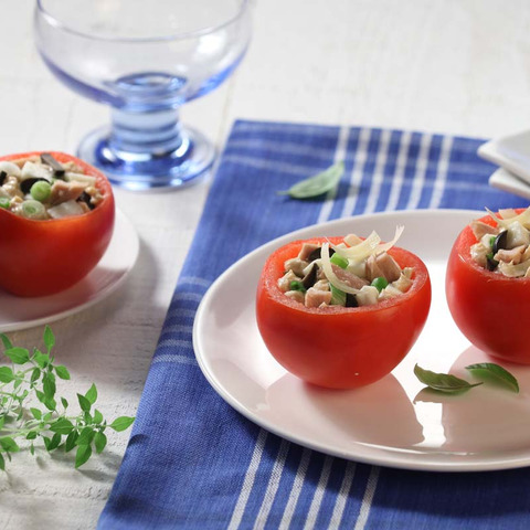 Polnjene rdeče košarice