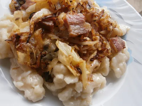Žličnjaci s kupusom i slaninom