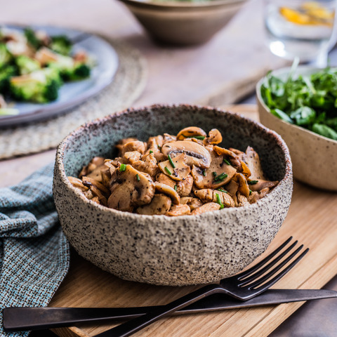 Kuře s dušenými houbami