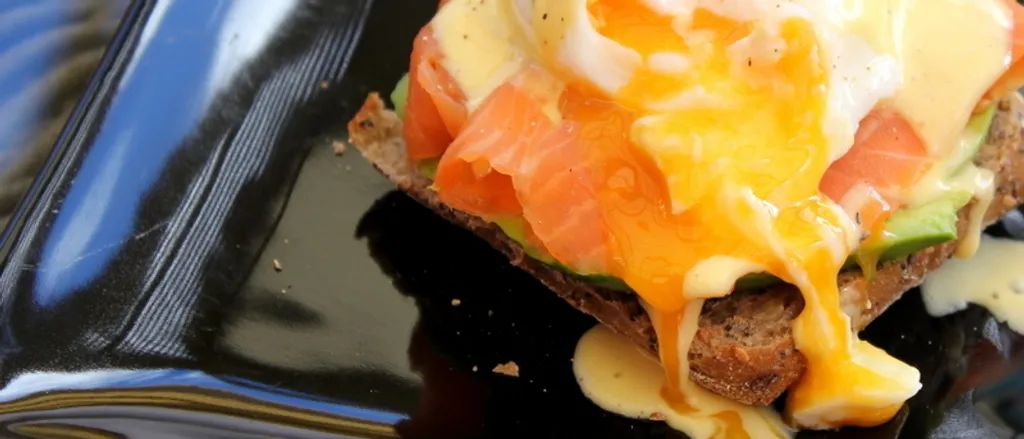 Eggs benedict