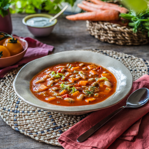 Eintopf mit Kürbis, weißen Bohnen und Kichererbsen