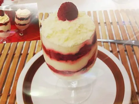 - Mascarpone maline kreme -