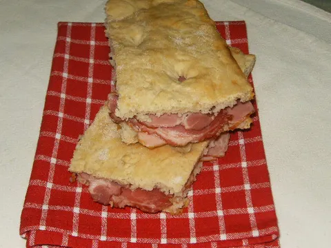 Punjena fokača sa suvim mesom