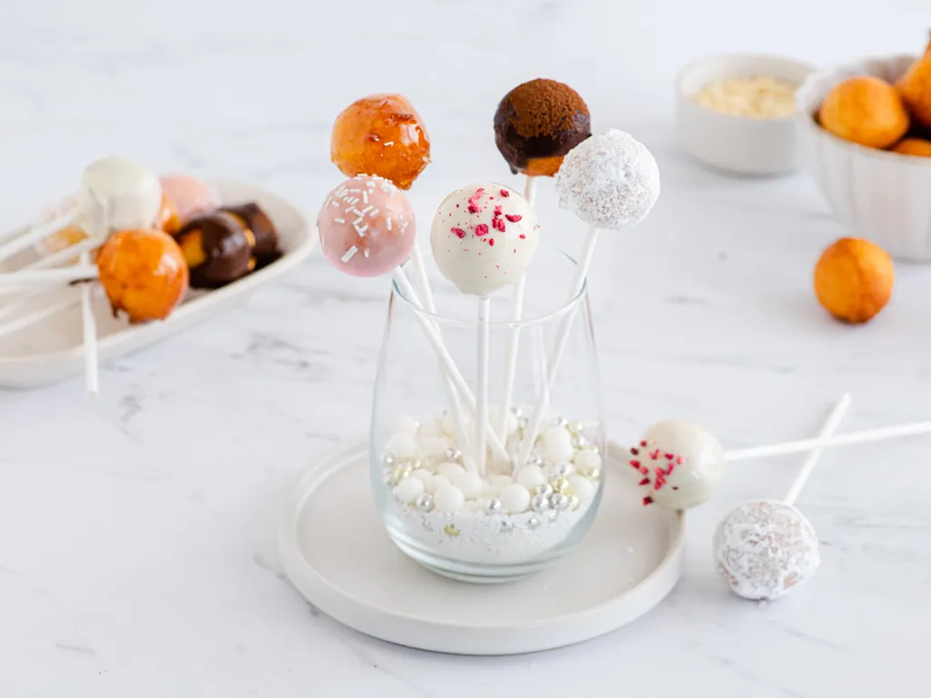 Vesele cake pops fritule