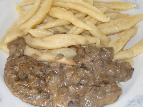 Pljukanci s umakom od gljiva i kestena