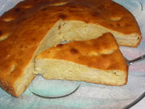 Kolač sa sirom i jabukama