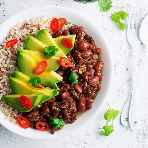 Pikantní ragú s rýží natural a avokádem