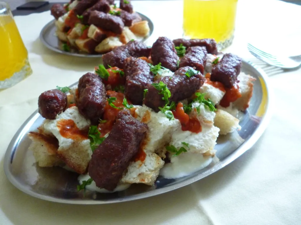Kofteli Bayat Ekmek Kebabi