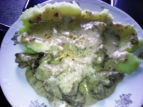 Juneći gulaš u vrhnju
