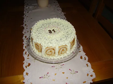 Torta od rolata sa bananama