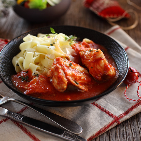 Mořský ďas s pikantní rajčatovou omáčkou