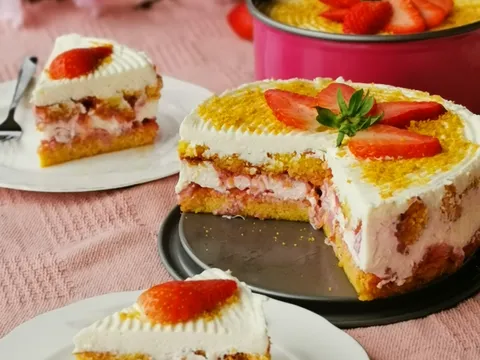 Jednostavna voćna torta - Strawberry or Raspberry