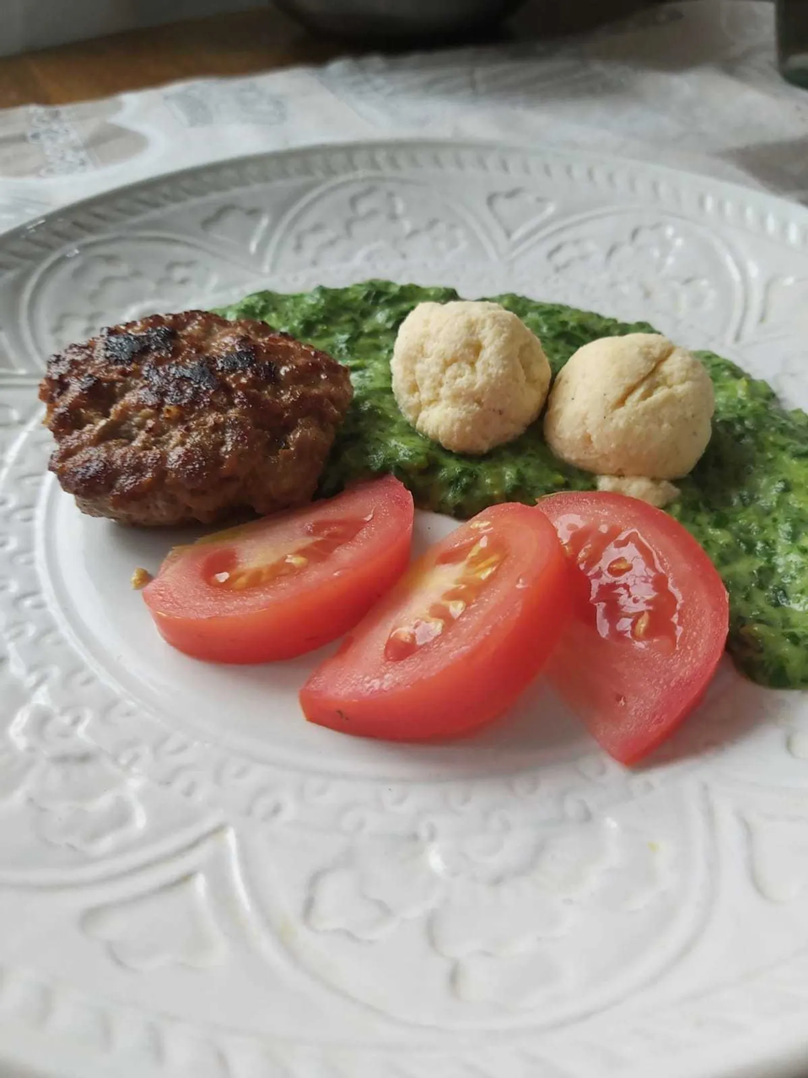 Kokos u špinatu