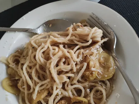 Tikvice sa špagetima 